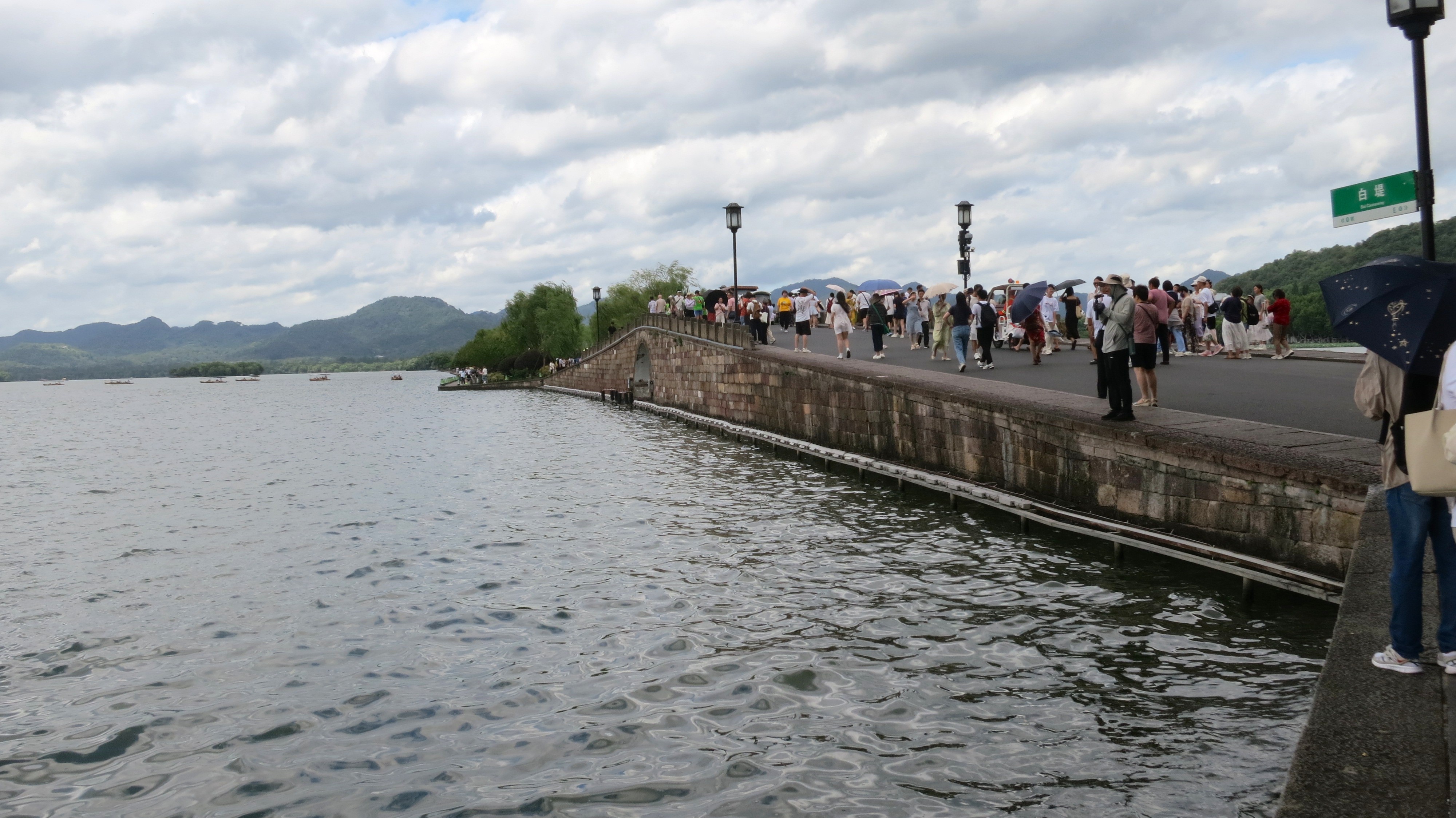 IMG-迟到一年的夏风——一个人在杭州旅行的四日-7E08A3C253CD8691B498DA63F242B524.jpg
