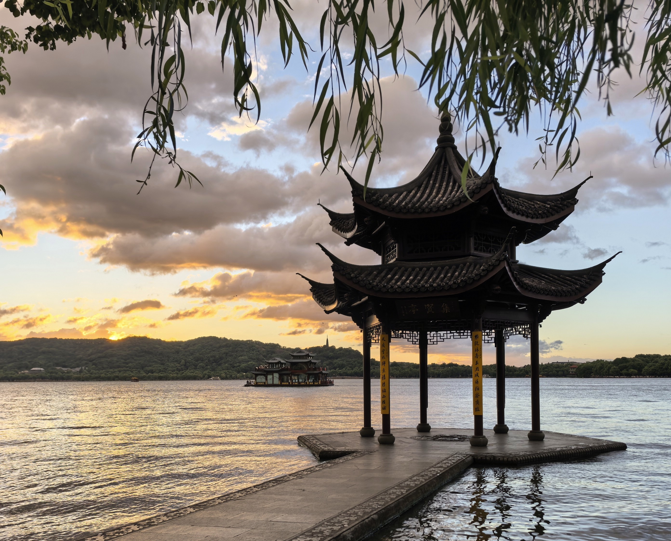 IMG-迟到一年的夏风——一个人在杭州旅行的四日-CD736E677DBC05FC94DC12C41DBB48D3.jpg